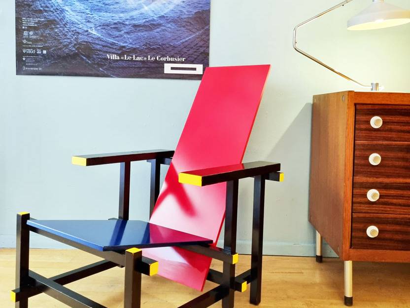 red-and-blue-fauteuil-rietveld galerie odile vevey