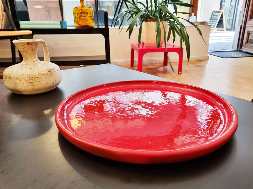 plat-ceramique-rouge-70 galerie odile vevey