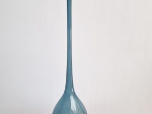vase-bleu-gullaskruf-percy galerie odile vevey