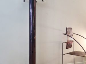 piretti-porte-manteau-noir galerie odile vevey